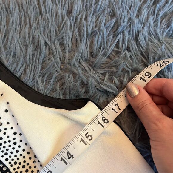 Calvin Klein Boat-Neck Sleeveless Sheath Dress Black White Size 4 - Picture 3 of 5